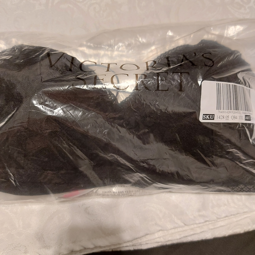 3 BNIB Victoria's Secret bras wire free mild push up, black lace, hot pink